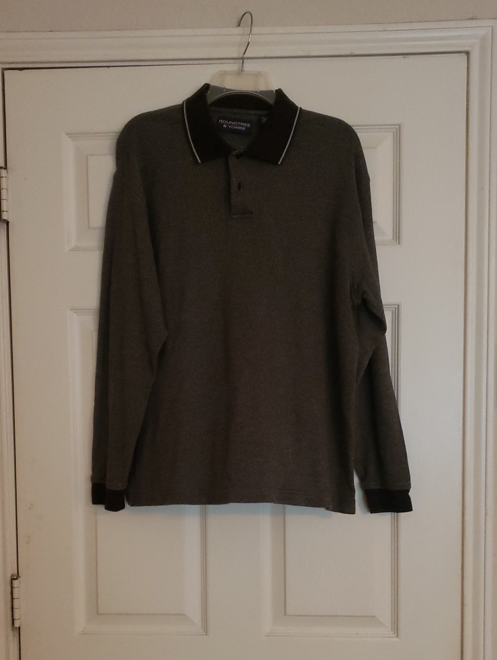 Men'a Light Sweater Roundtree & York